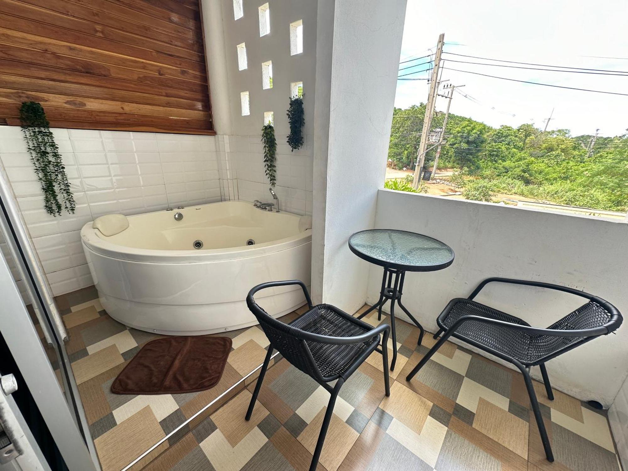 Jingle Bells Resort Koh Larn Ngoại thất bức ảnh