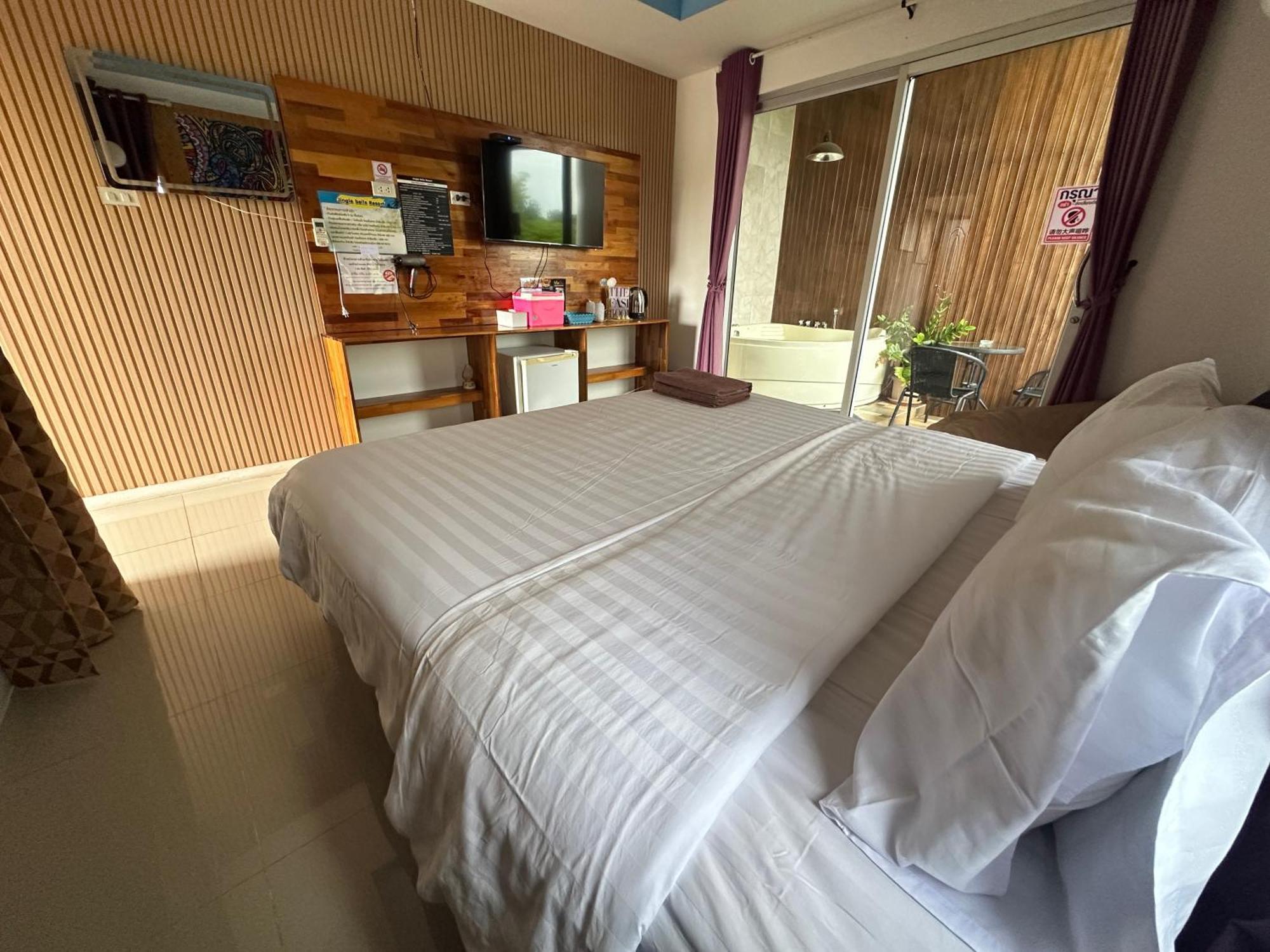 Jingle Bells Resort Koh Larn Ngoại thất bức ảnh